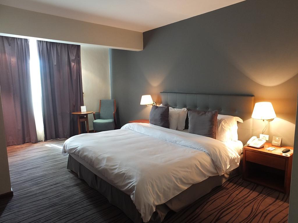 Plaza Hotel Beirut Exterior photo